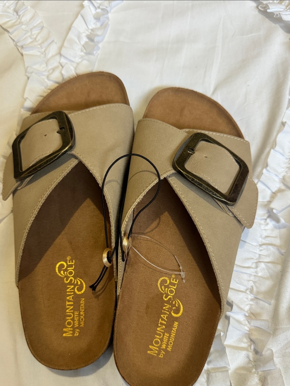 NEW  Mountain Sole Women's Taupe Buckle Slide Sandals.New without tag